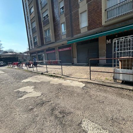 M&G Apartment X4 Pax - Milan 5 Min Metro Exteriör bild